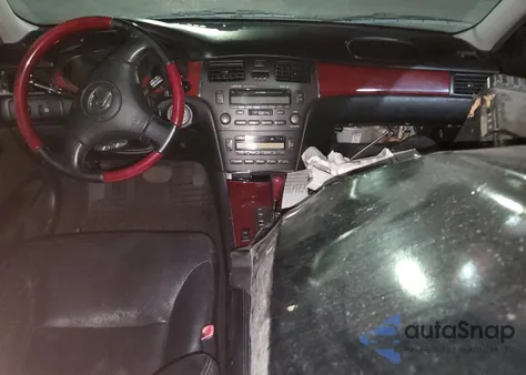 2004 Lexus Es 330 z USA, uszkodzony, nr VIN 044413